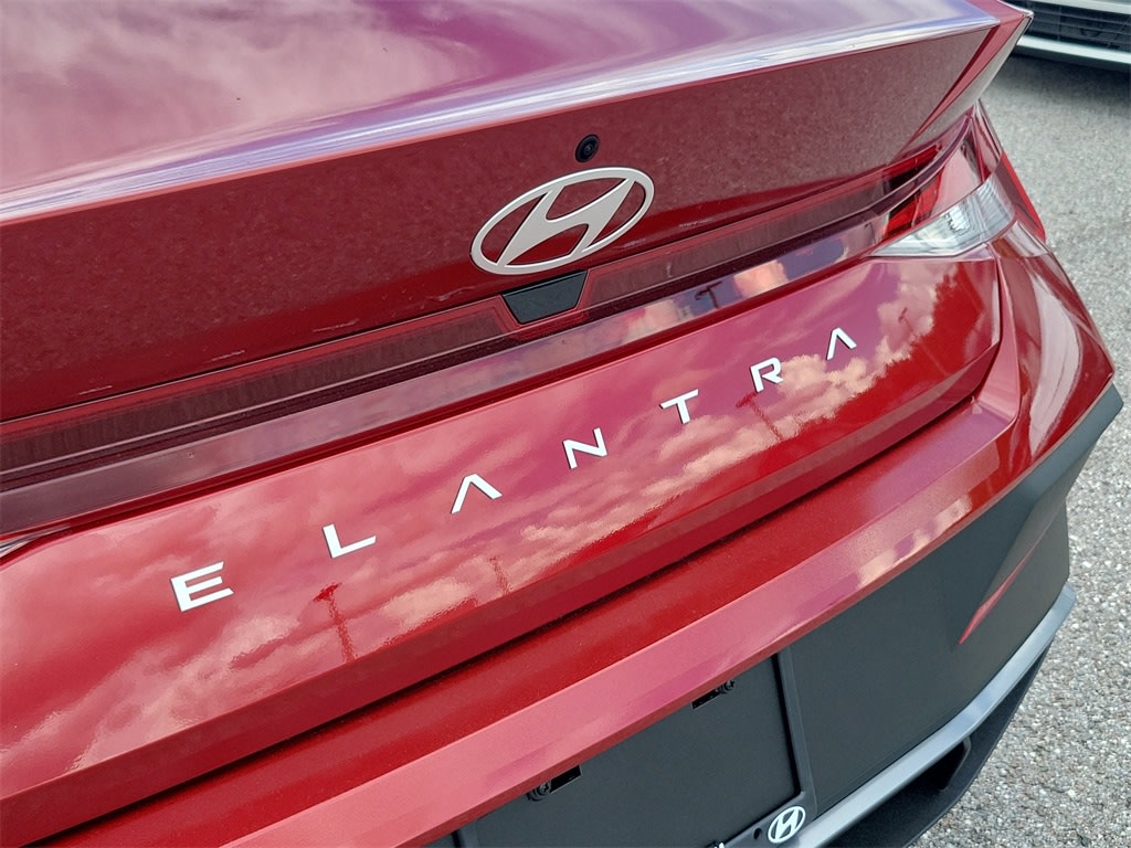 Thumbnail: 2025 Hyundai Elantra - 18