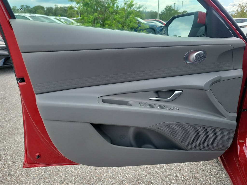 Thumbnail: 2025 Hyundai Elantra - 22