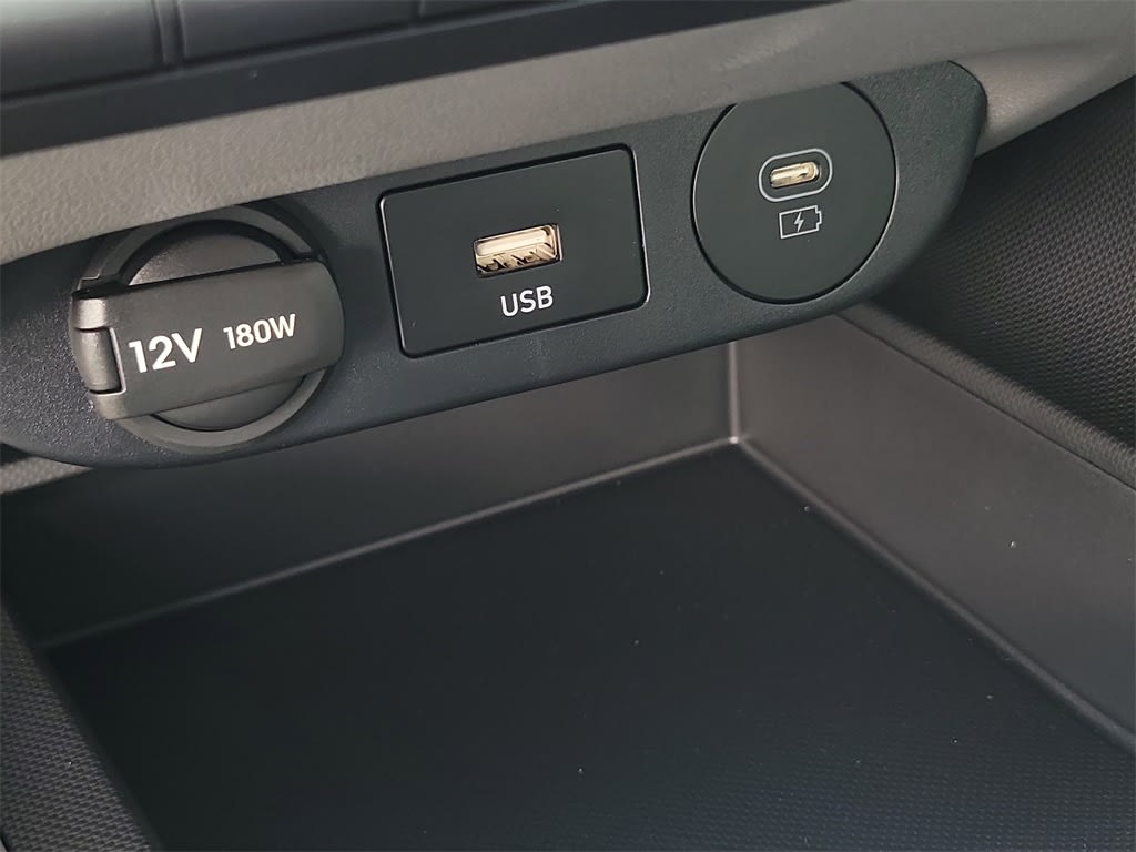 Thumbnail: 2025 Hyundai Elantra - 30