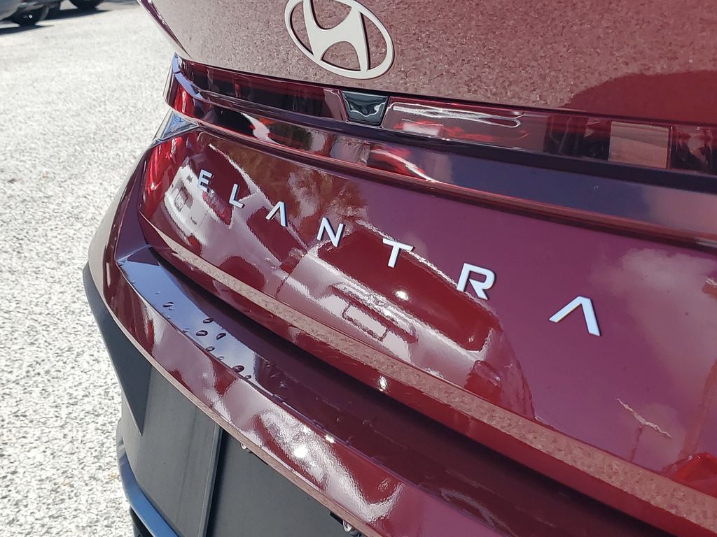 Thumbnail: 2025 Hyundai Elantra - 4