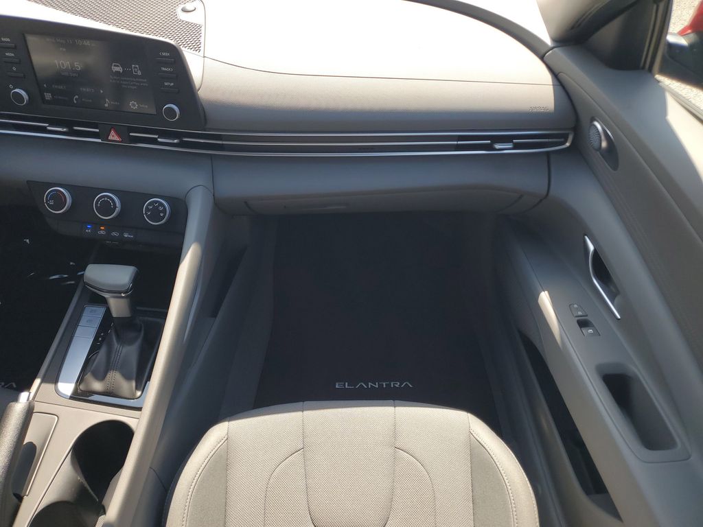Thumbnail: 2025 Hyundai Elantra - 19