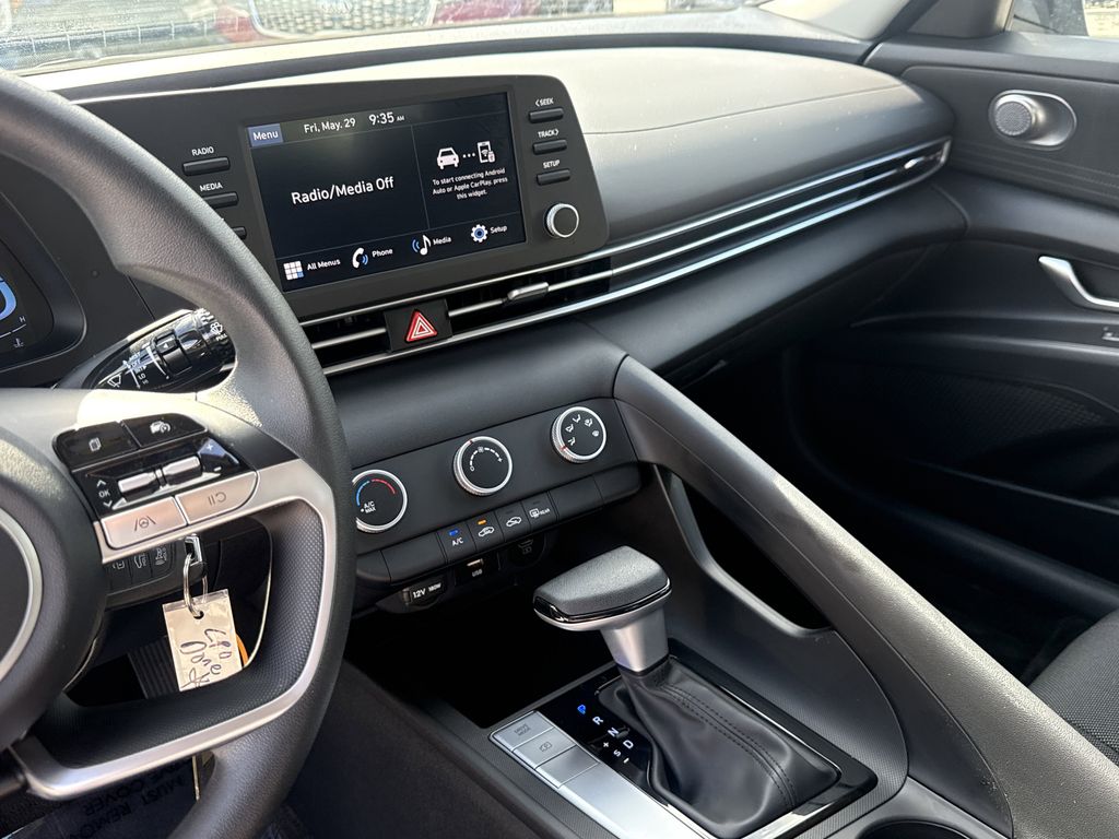 Thumbnail: 2025 Hyundai Elantra - 30