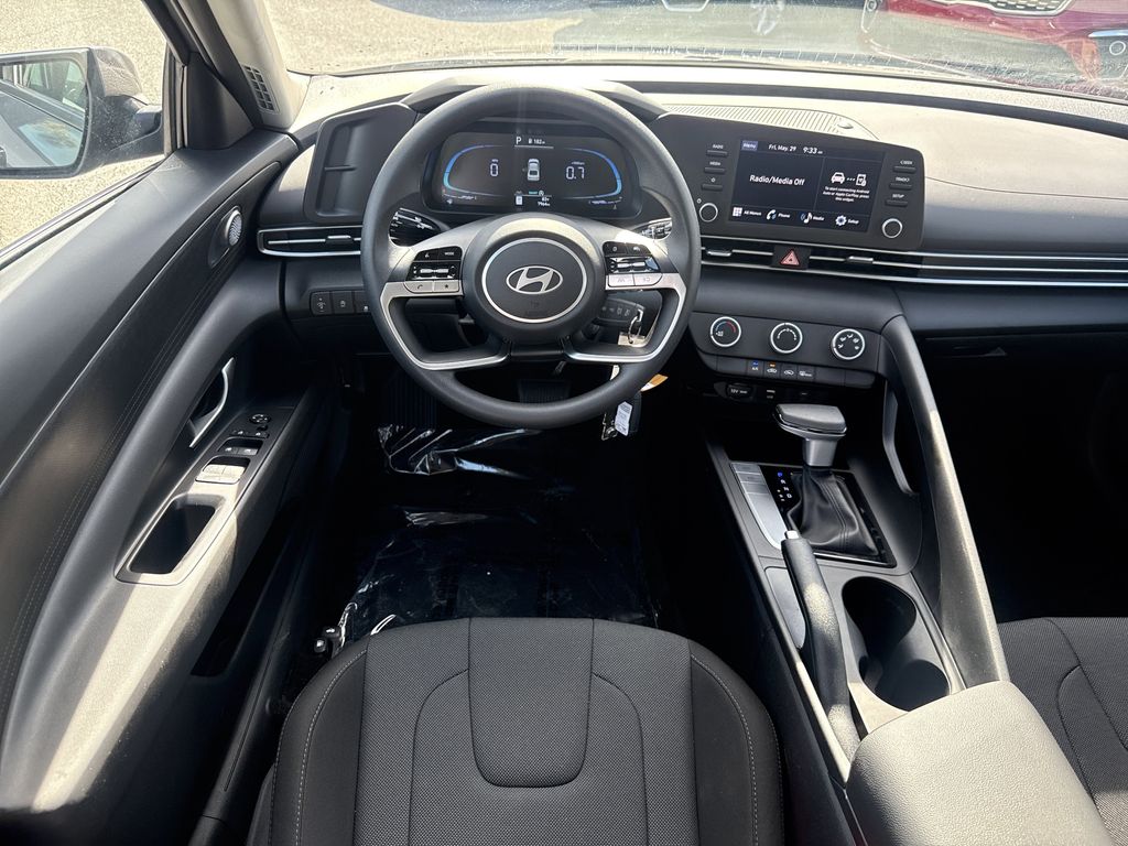 Thumbnail: 2025 Hyundai Elantra - 10