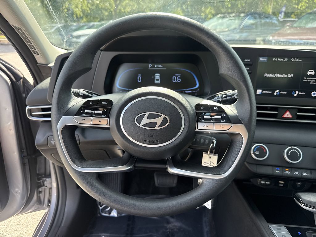 Thumbnail: 2025 Hyundai Elantra - 24