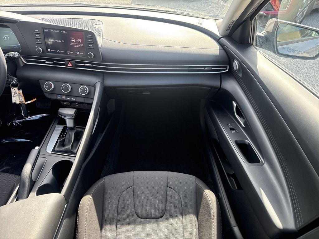 Thumbnail: 2025 Hyundai Elantra - 6