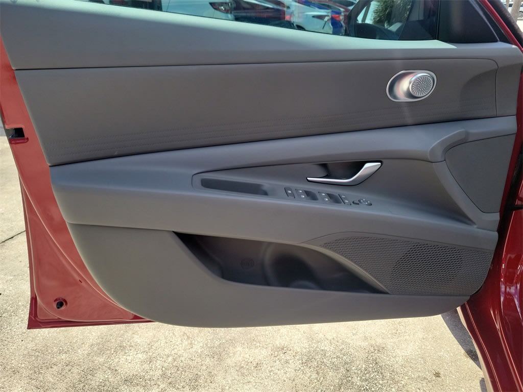 Thumbnail: 2025 Hyundai Elantra - 22