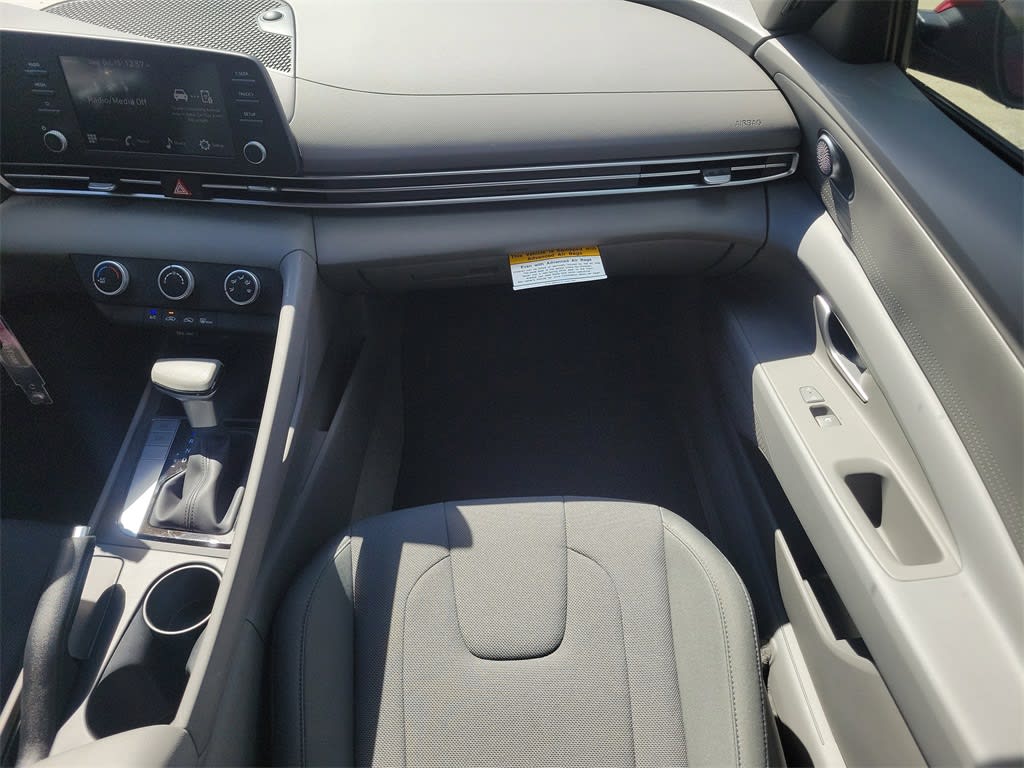 Thumbnail: 2025 Hyundai Elantra - 21