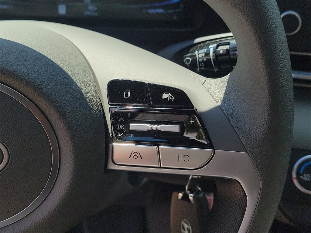 Thumbnail: 2025 Hyundai Elantra - 27