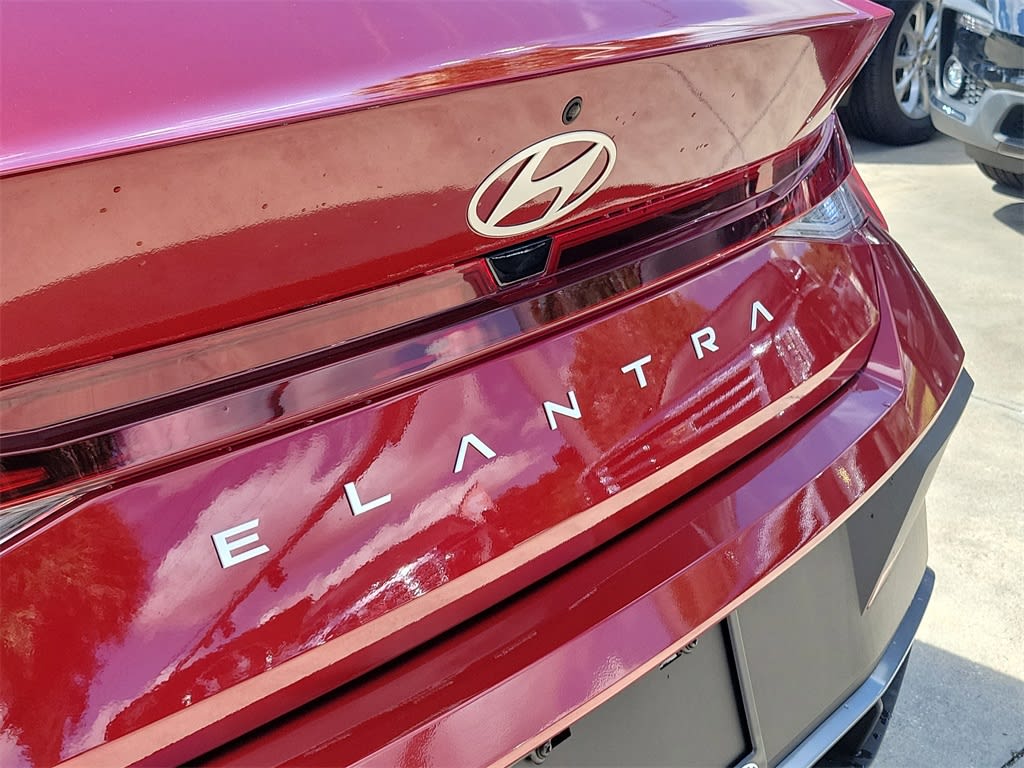 Thumbnail: 2025 Hyundai Elantra - 18