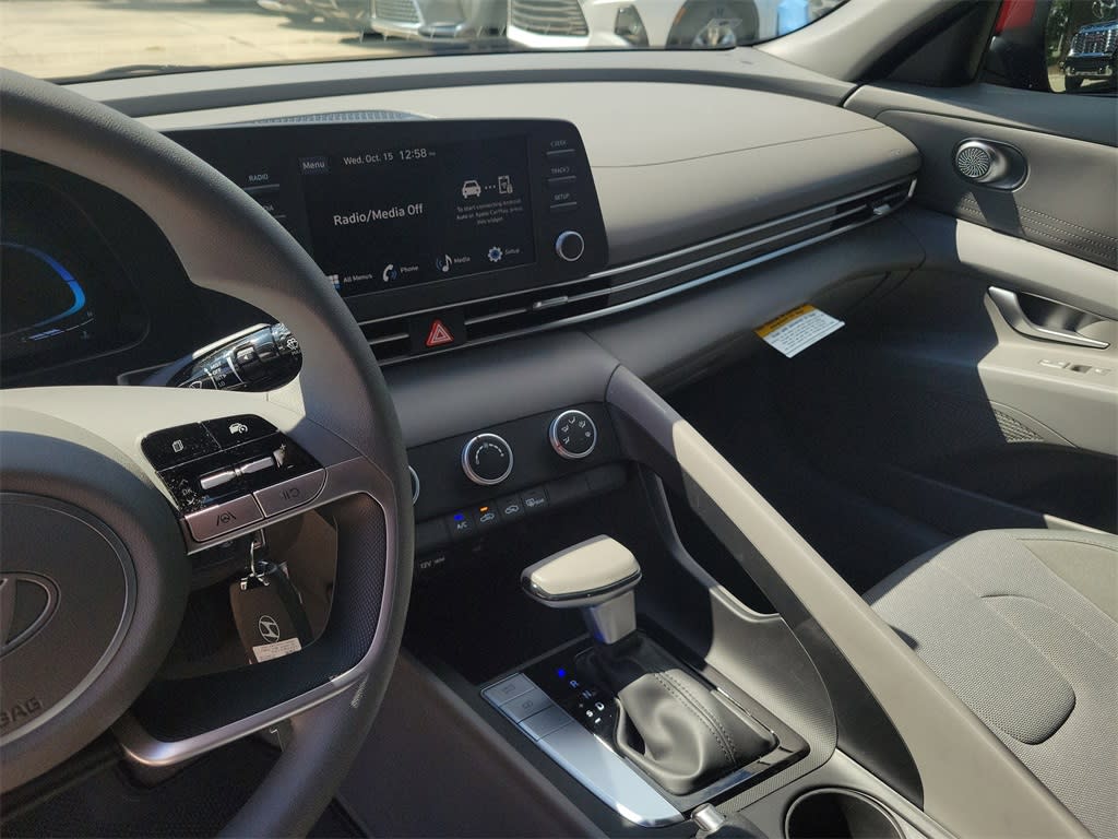 Thumbnail: 2025 Hyundai Elantra - 31