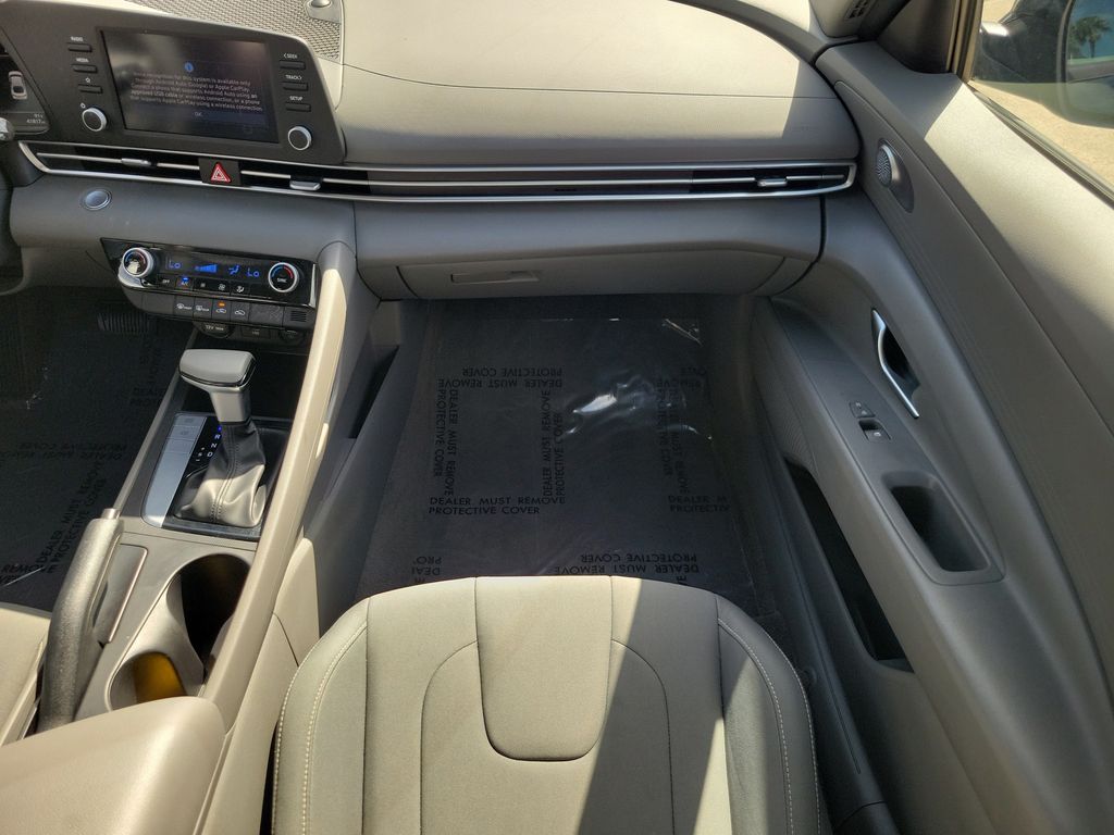 Thumbnail: 2023 Hyundai Elantra - 18
