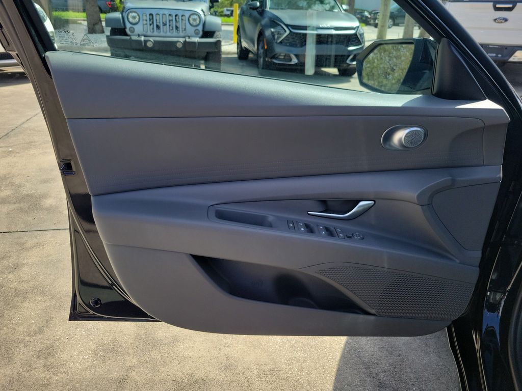 Thumbnail: 2023 Hyundai Elantra - 19