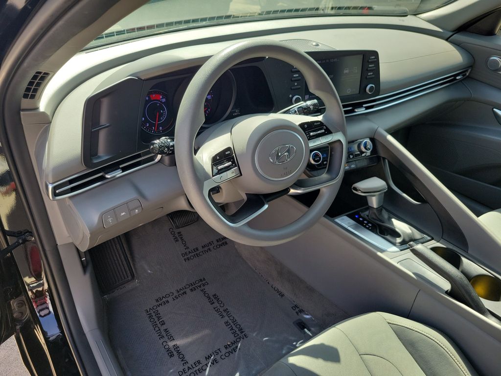 Thumbnail: 2023 Hyundai Elantra - 10