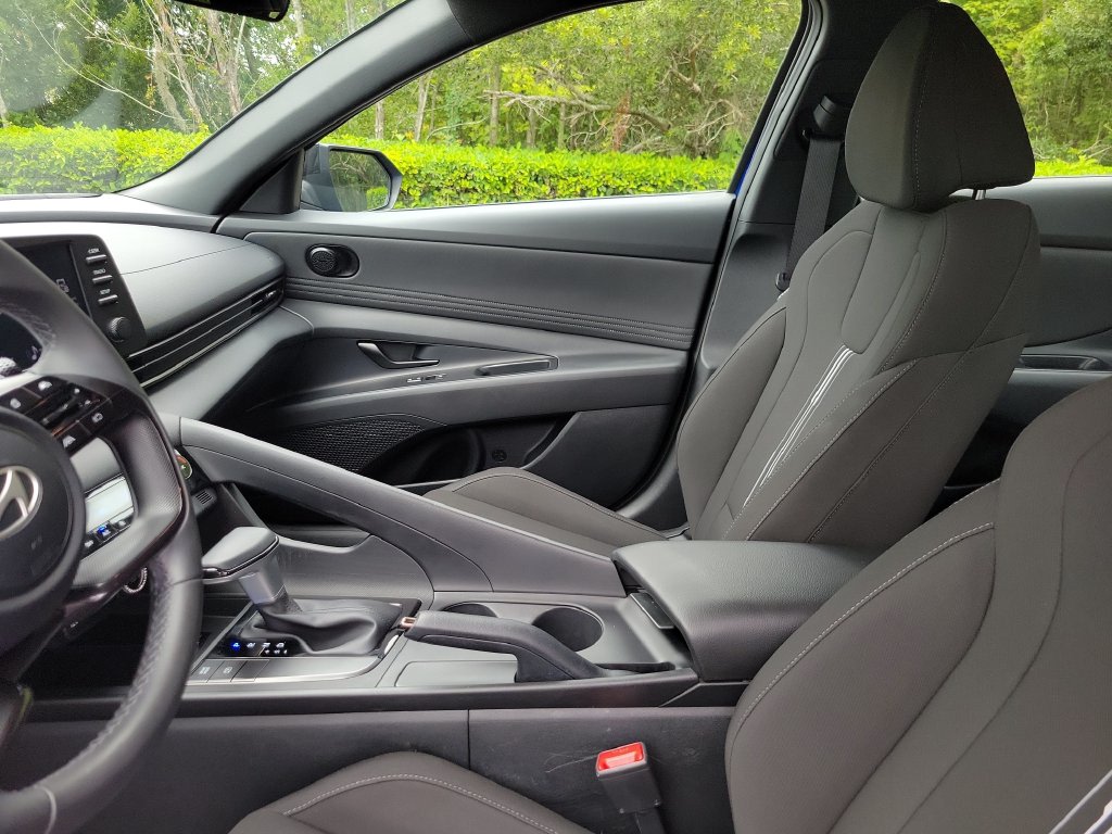 Thumbnail: 2025 Hyundai Elantra - 9