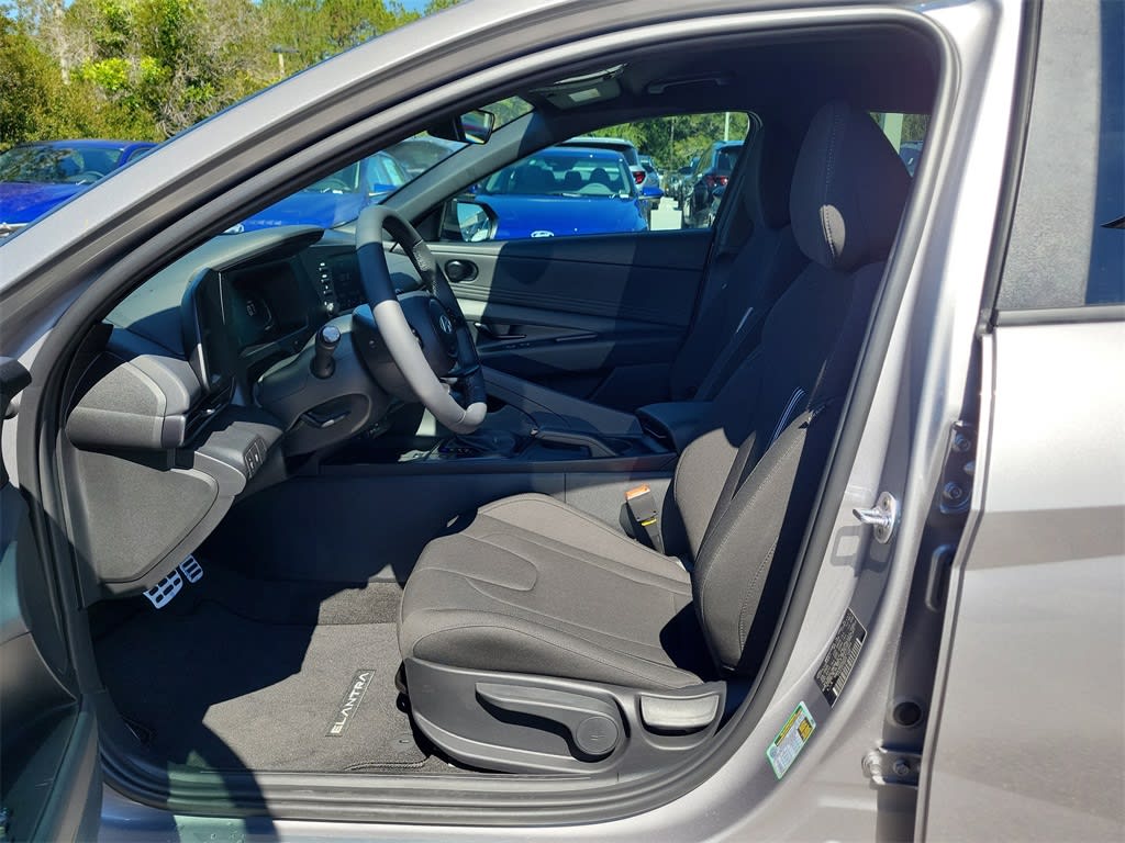 Thumbnail: 2025 Hyundai Elantra - 9