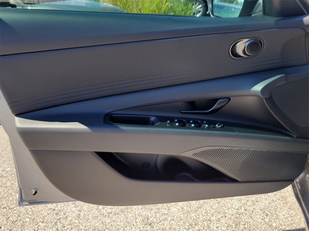 Thumbnail: 2025 Hyundai Elantra - 21