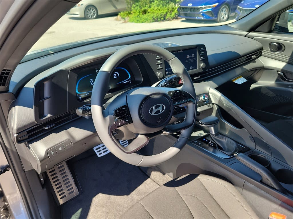 Thumbnail: 2025 Hyundai Elantra - 25