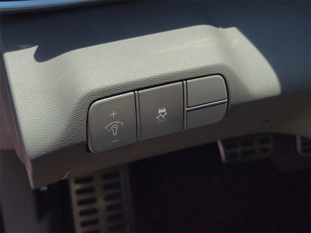 Thumbnail: 2025 Hyundai Elantra - 24