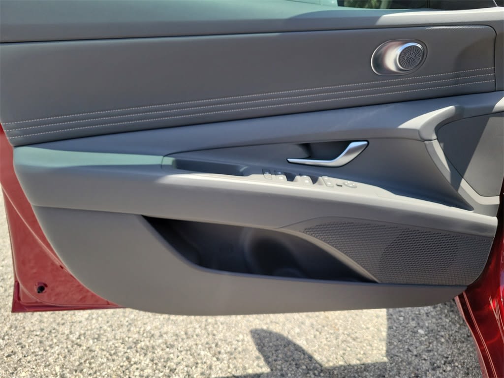 Thumbnail: 2025 Hyundai Elantra - 21