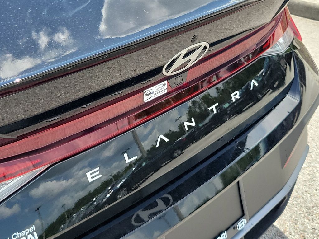 Thumbnail: 2026 Hyundai Elantra - 17