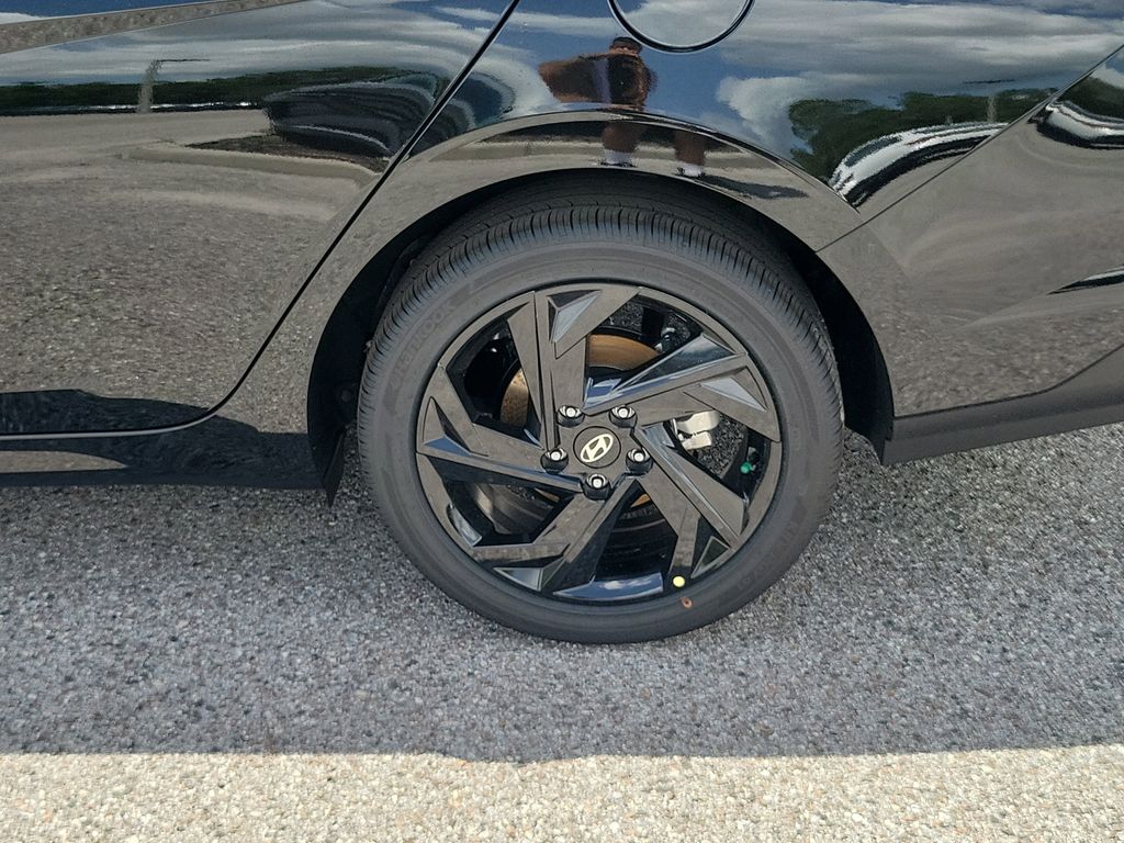 Thumbnail: 2026 Hyundai Elantra - 4