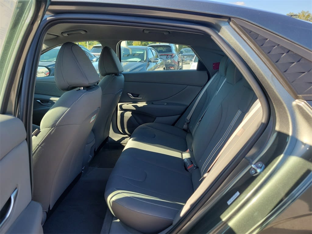 Thumbnail: 2025 Hyundai Elantra - 10