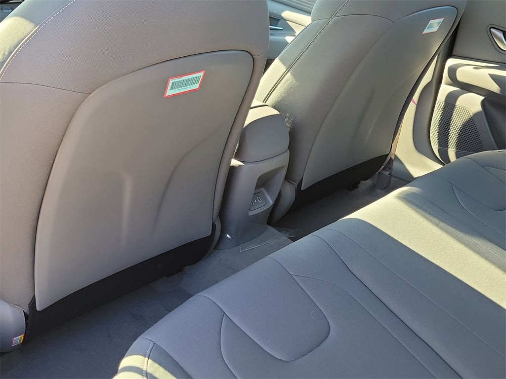 Thumbnail: 2025 Hyundai Elantra - 21