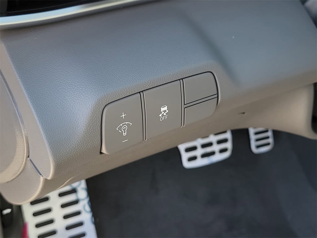 Thumbnail: 2025 Hyundai Elantra - 16