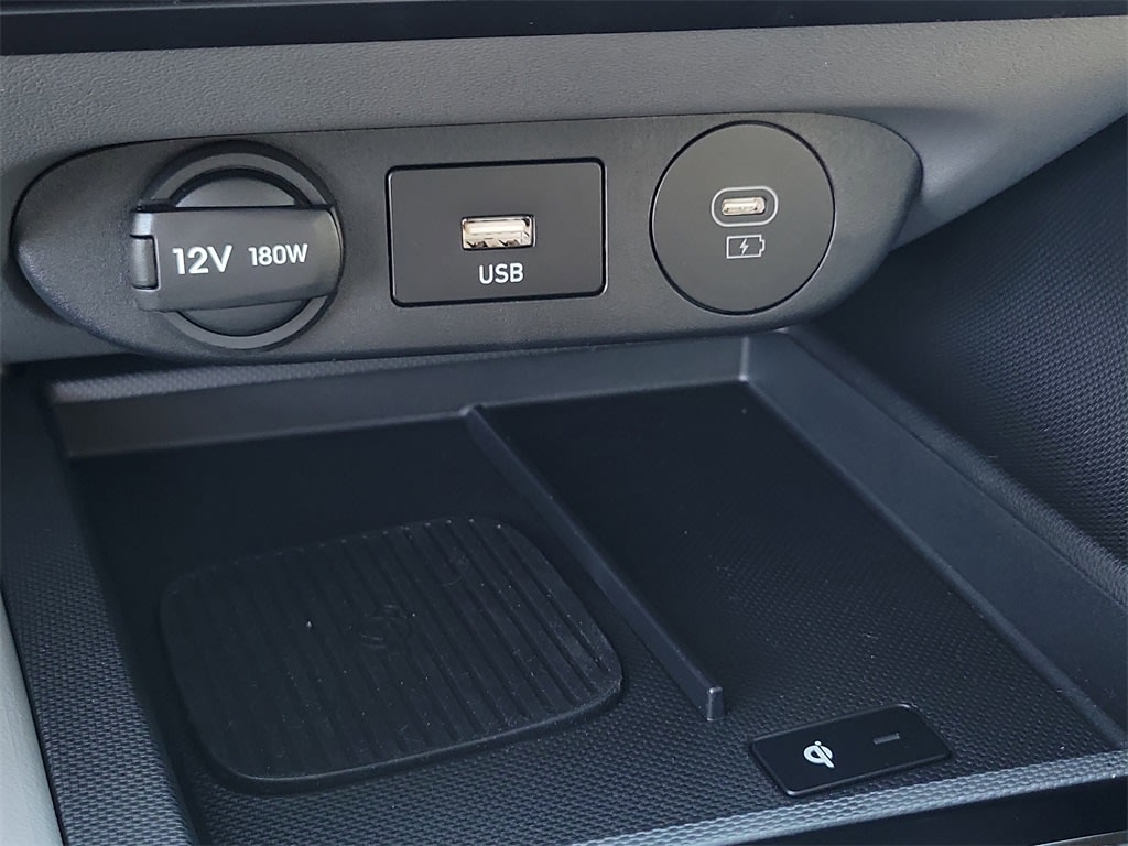 Thumbnail: 2025 Hyundai Elantra - 30