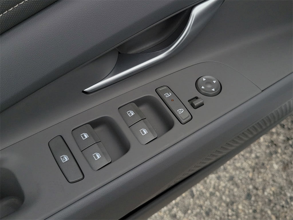 Thumbnail: 2025 Hyundai Elantra - 24