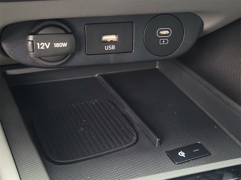 Thumbnail: 2025 Hyundai Elantra - 30