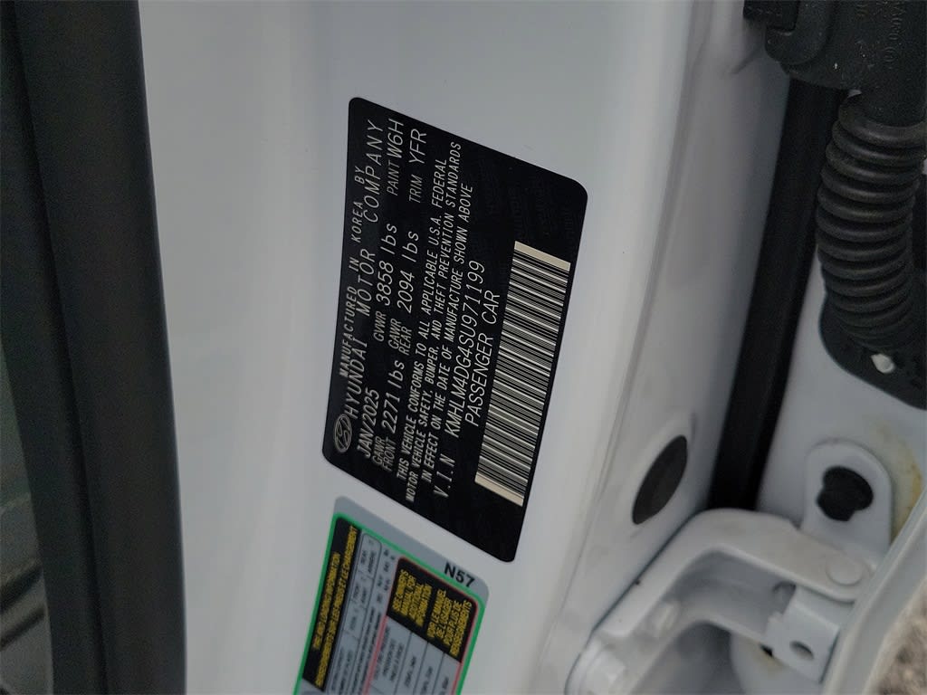 Thumbnail: 2025 Hyundai Elantra - 17