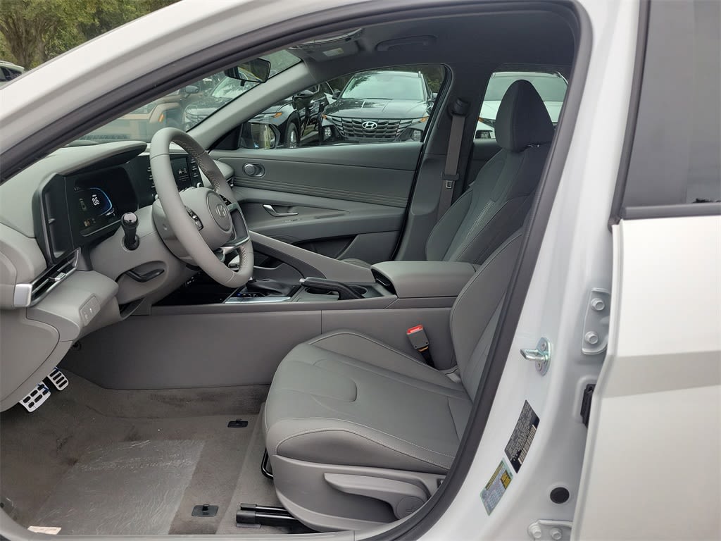 Thumbnail: 2025 Hyundai Elantra - 10