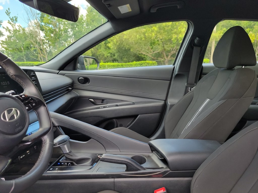 Thumbnail: 2025 Hyundai Elantra - 9