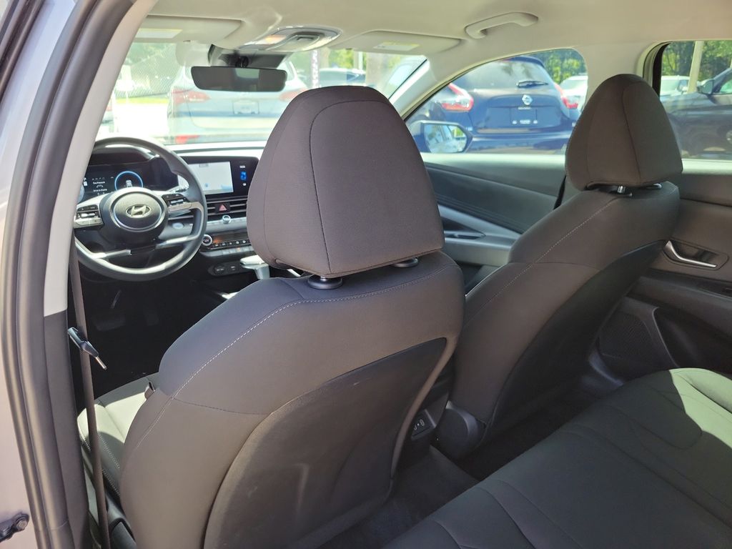 Thumbnail: 2024 Hyundai Elantra - 18