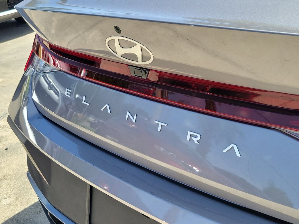 Thumbnail: 2024 Hyundai Elantra - 4