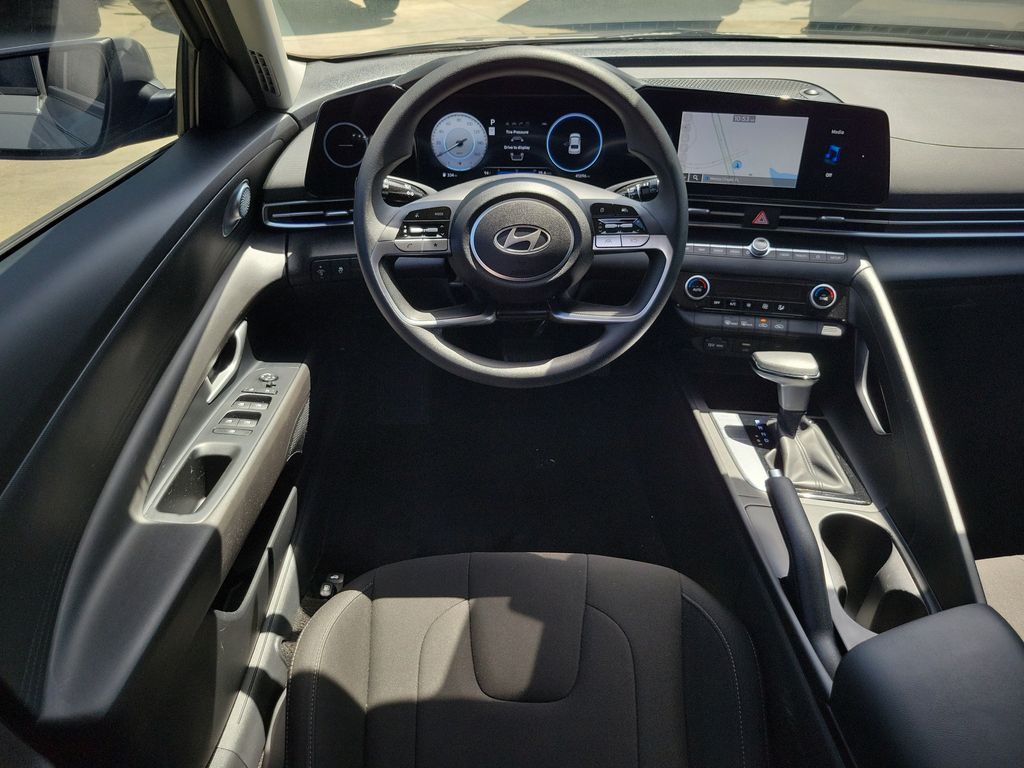 Thumbnail: 2024 Hyundai Elantra - 6
