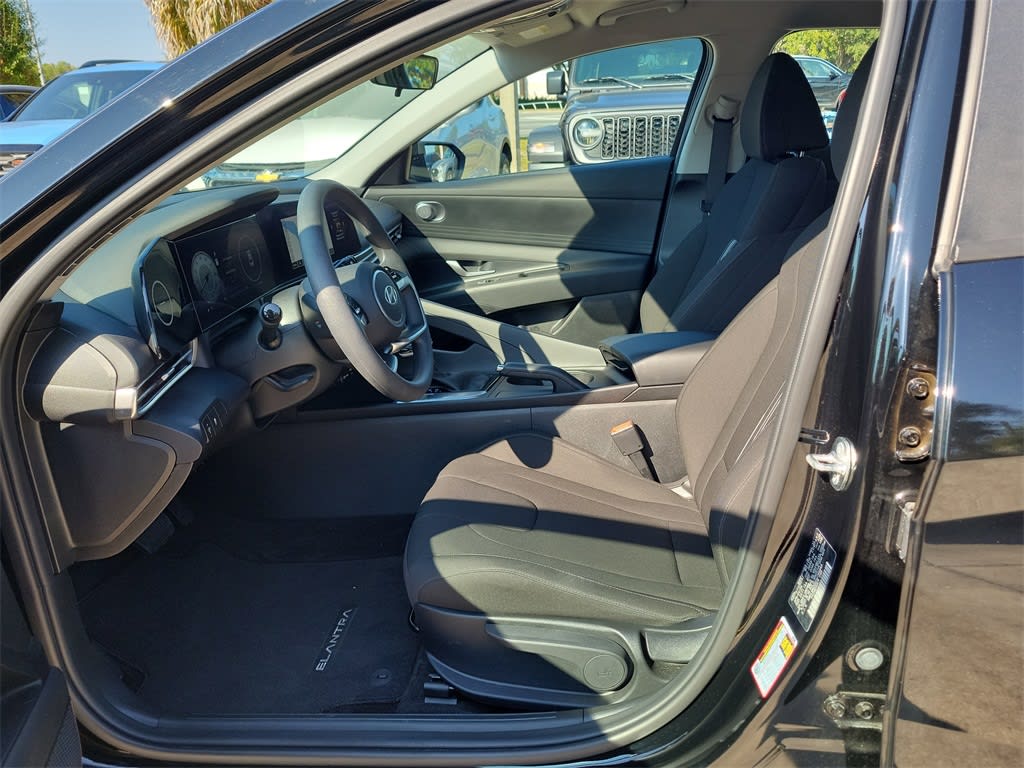 Thumbnail: 2024 Hyundai Elantra - 8