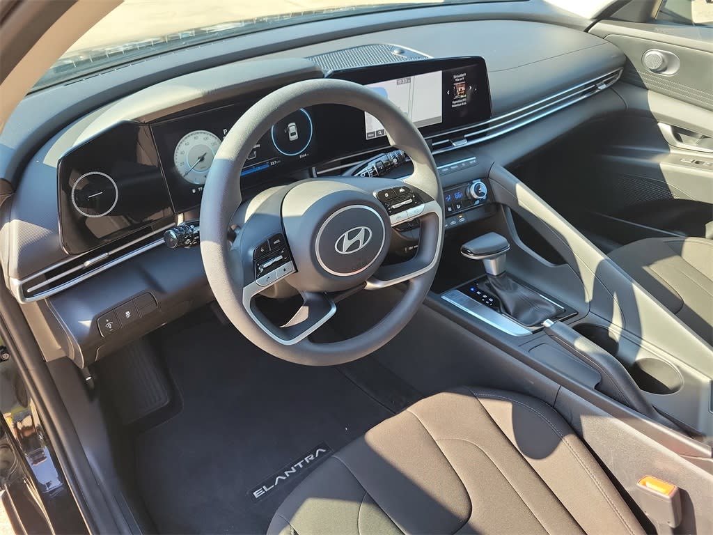 Thumbnail: 2024 Hyundai Elantra - 25