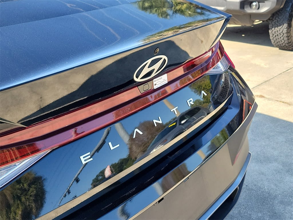 Thumbnail: 2024 Hyundai Elantra - 17