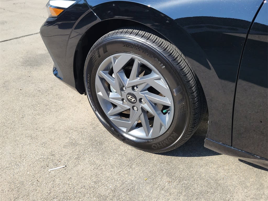 Thumbnail: 2024 Hyundai Elantra - 6