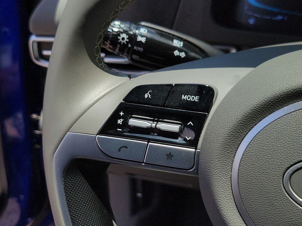 Thumbnail: 2025 Hyundai Elantra - 25