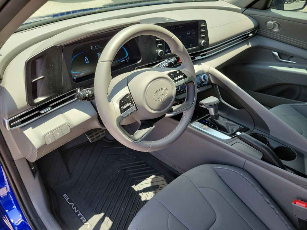 Thumbnail: 2025 Hyundai Elantra - 9