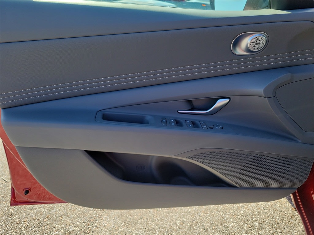 Thumbnail: 2025 Hyundai Elantra - 21