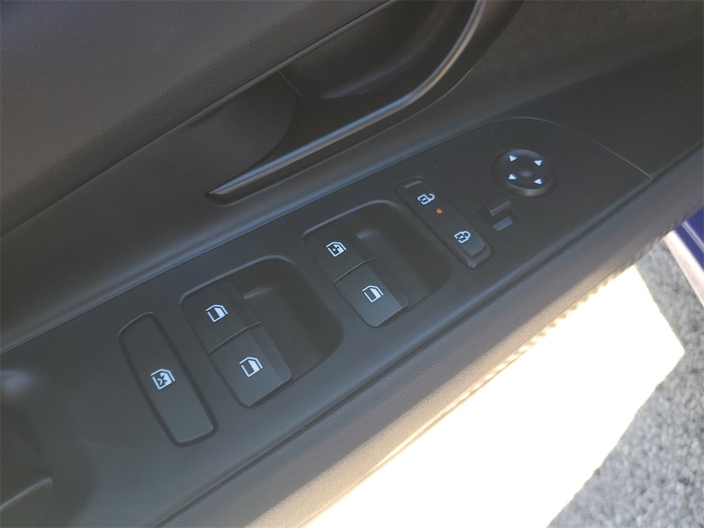 Thumbnail: 2025 Hyundai Elantra - 21