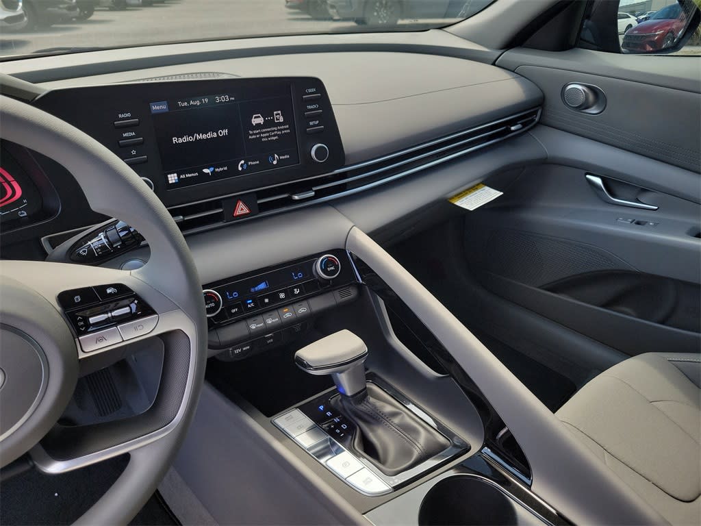 Thumbnail: 2025 Hyundai Elantra - 31