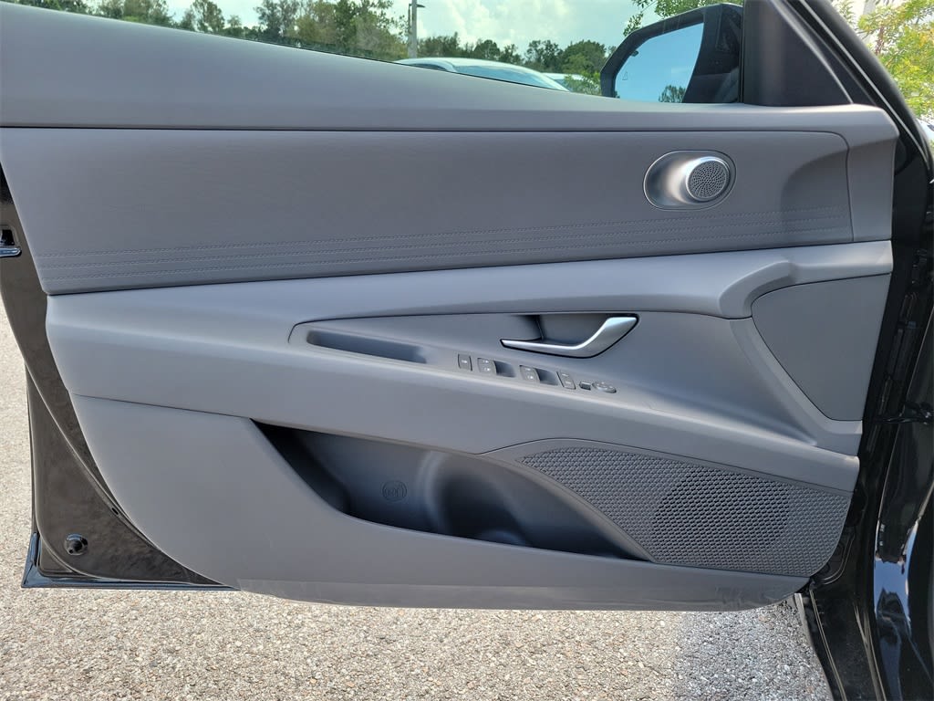 Thumbnail: 2025 Hyundai Elantra - 22