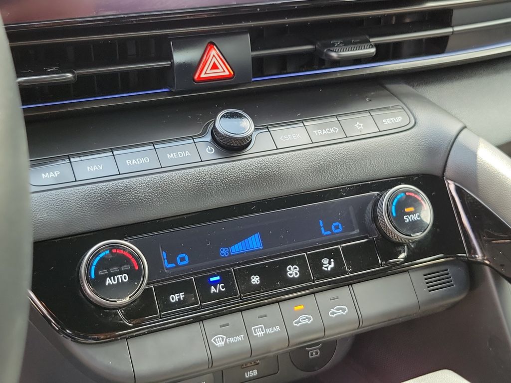 Thumbnail: 2025 Hyundai Elantra - 28