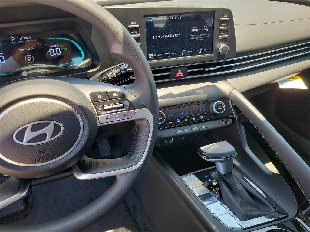 Thumbnail: 2025 Hyundai Elantra - 31