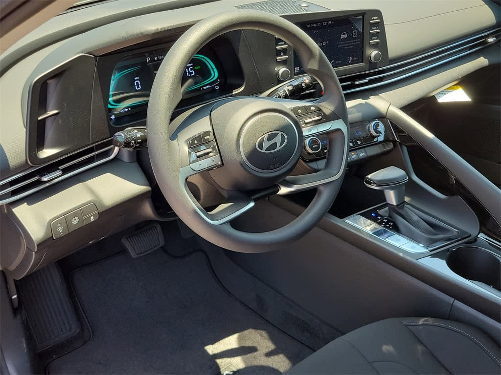 Thumbnail: 2025 Hyundai Elantra - 21